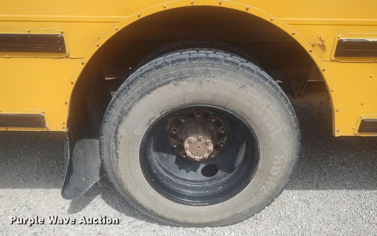 image for item DQ0469 1997 International 3800  school bus