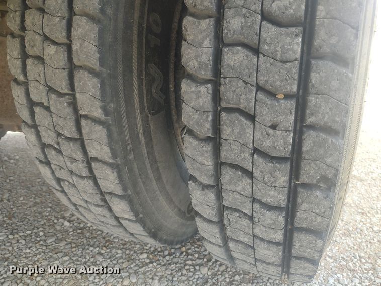 image for item DQ0469 1997 International 3800  school bus