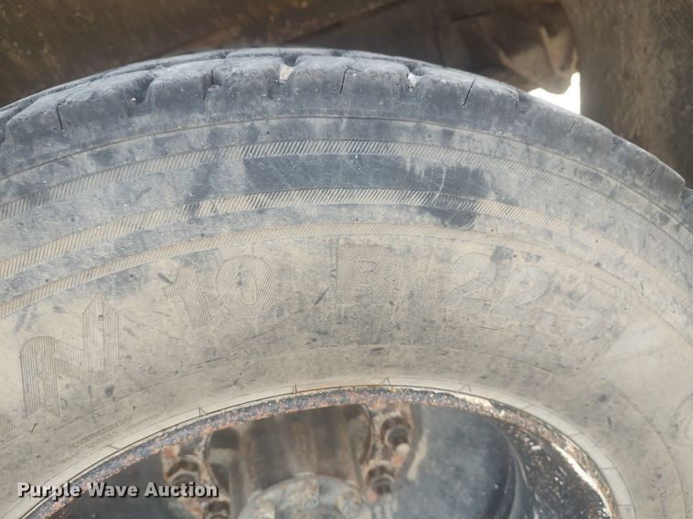 image for item DQ0469 1997 International 3800  school bus