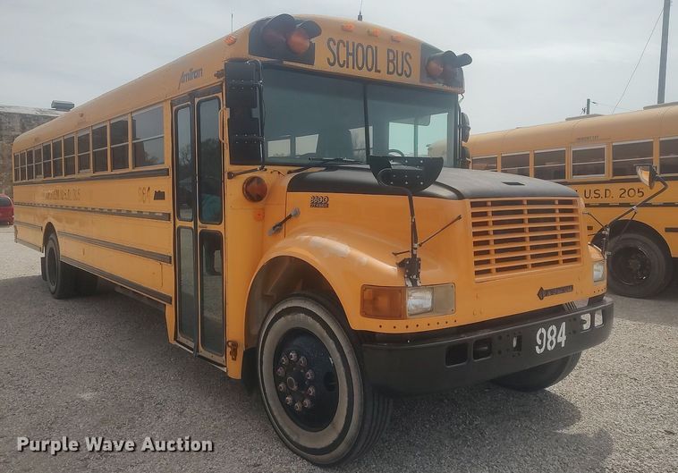 image for item DQ0470 1997 International 3800  school bus