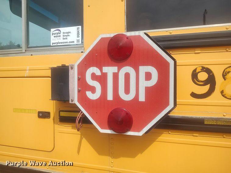 image for item DQ0470 1997 International 3800  school bus