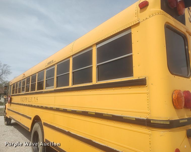 image for item DQ0470 1997 International 3800  school bus