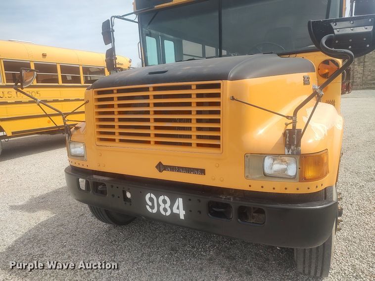 image for item DQ0470 1997 International 3800  school bus
