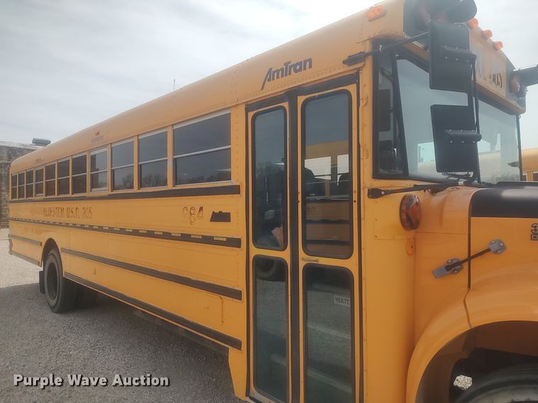 image for item DQ0470 1997 International 3800  school bus