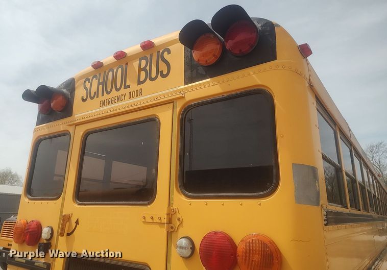 image for item DQ0470 1997 International 3800  school bus