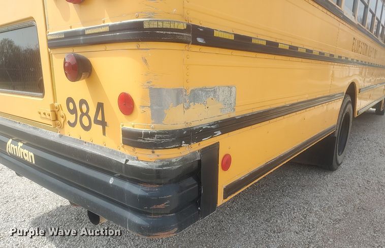 image for item DQ0470 1997 International 3800  school bus