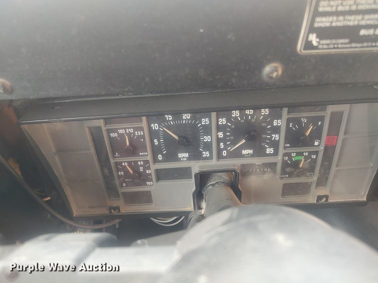 image for item DQ0470 1997 International 3800  school bus