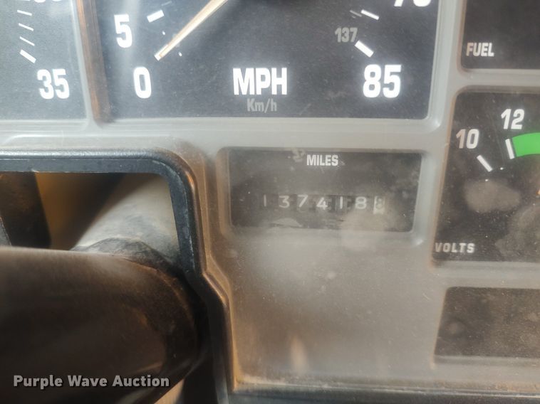 image for item DQ0470 1997 International 3800  school bus