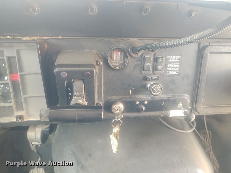 image for item DQ0470 1997 International 3800  school bus