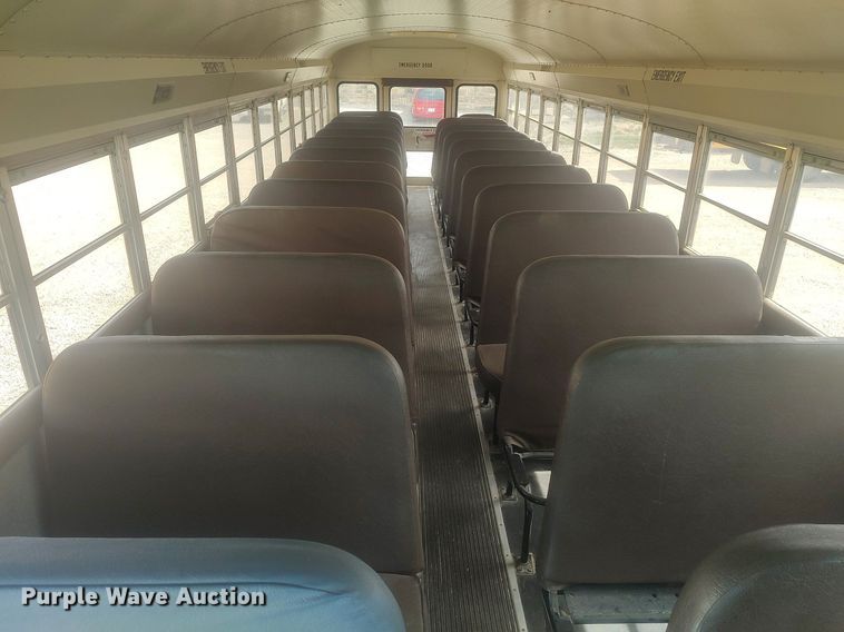 image for item DQ0470 1997 International 3800  school bus