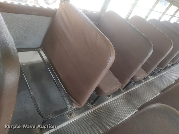 image for item DQ0470 1997 International 3800  school bus