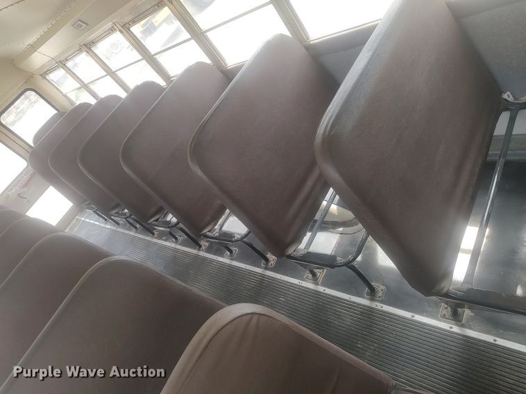 image for item DQ0470 1997 International 3800  school bus