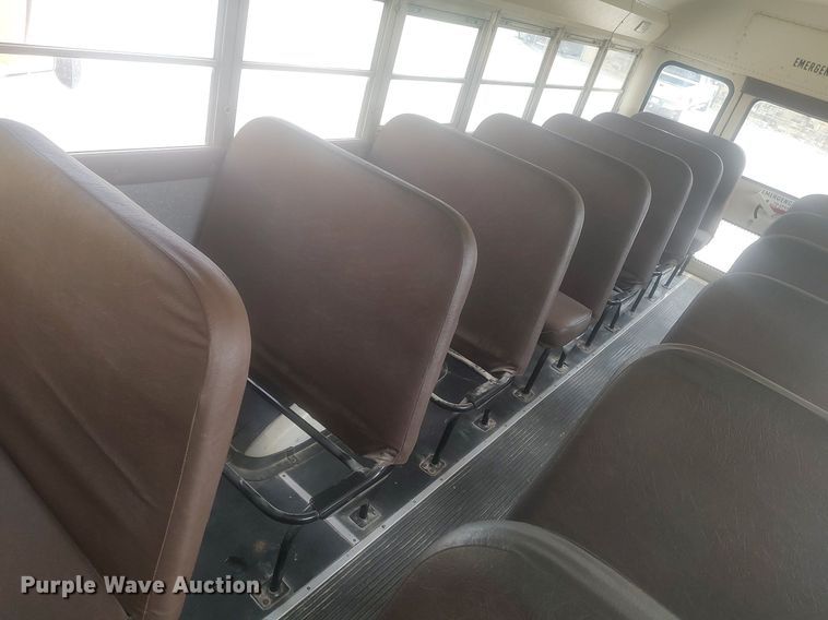 image for item DQ0470 1997 International 3800  school bus