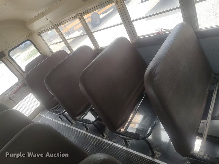 image for item DQ0470 1997 International 3800  school bus