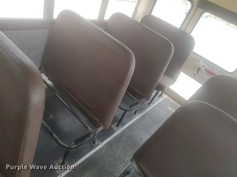 image for item DQ0470 1997 International 3800  school bus