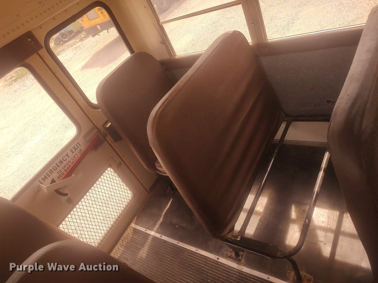 image for item DQ0470 1997 International 3800  school bus