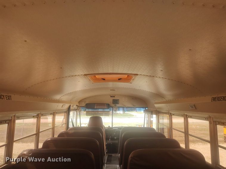 image for item DQ0470 1997 International 3800  school bus