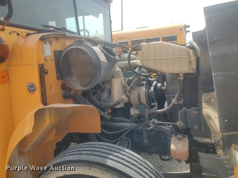 image for item DQ0470 1997 International 3800  school bus