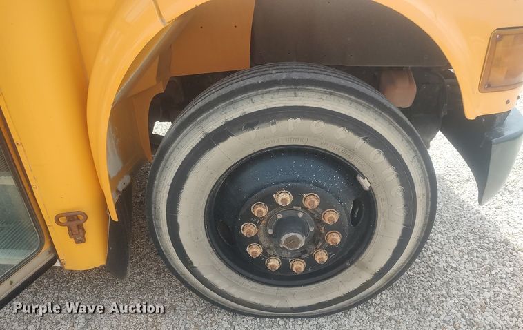 image for item DQ0470 1997 International 3800  school bus