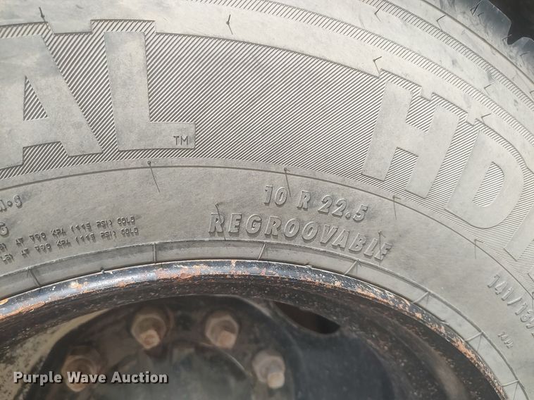 image for item DQ0470 1997 International 3800  school bus