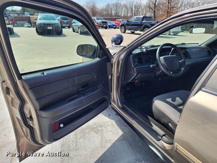 image for item JB9485 2011 Ford Crown Victoria Police Interceptor