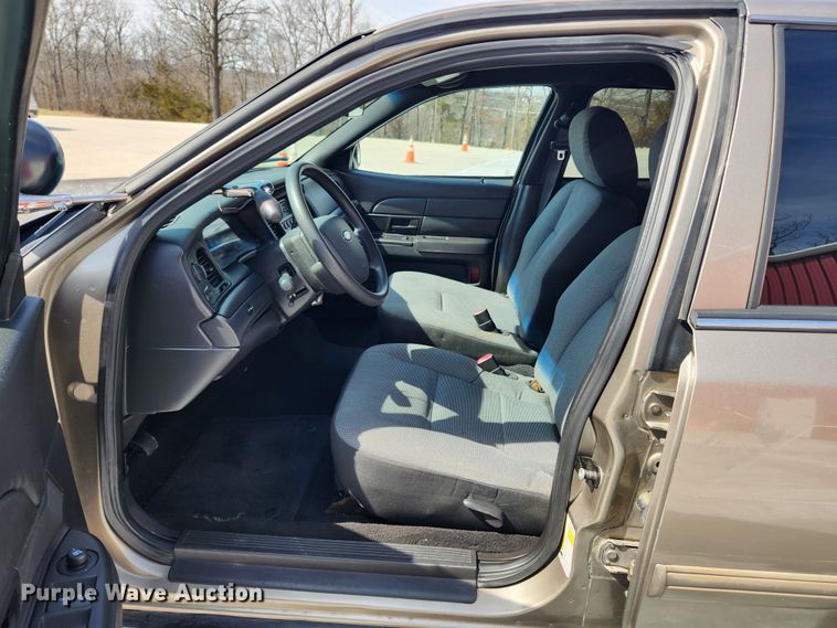 image for item JB9485 2011 Ford Crown Victoria Police Interceptor