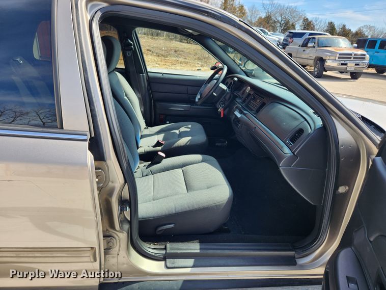 image for item JB9485 2011 Ford Crown Victoria Police Interceptor