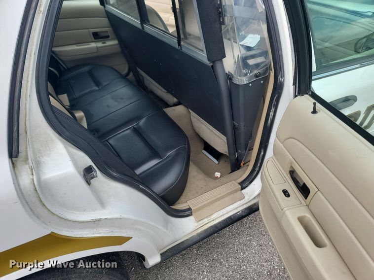 image for item JL9323 2008 Ford Crown Victoria Police Interceptor