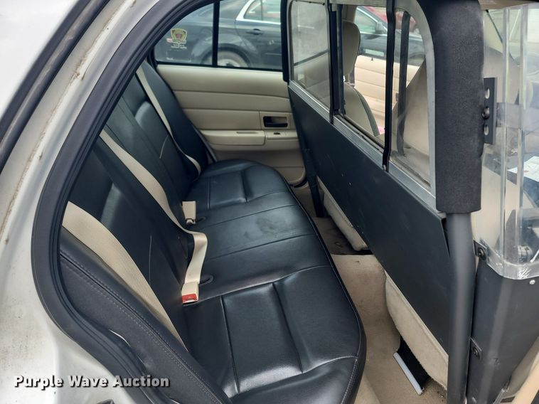 image for item JL9323 2008 Ford Crown Victoria Police Interceptor