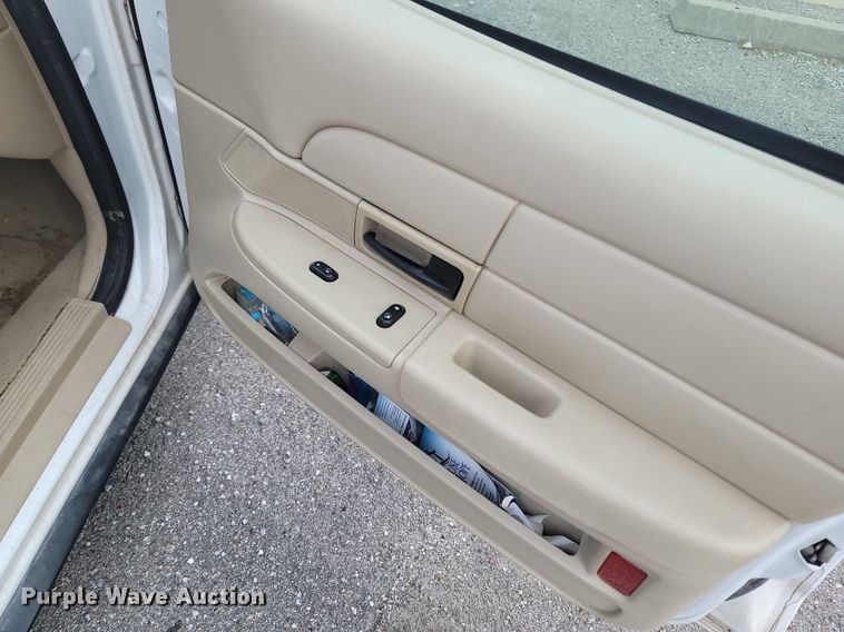 image for item JL9323 2008 Ford Crown Victoria Police Interceptor