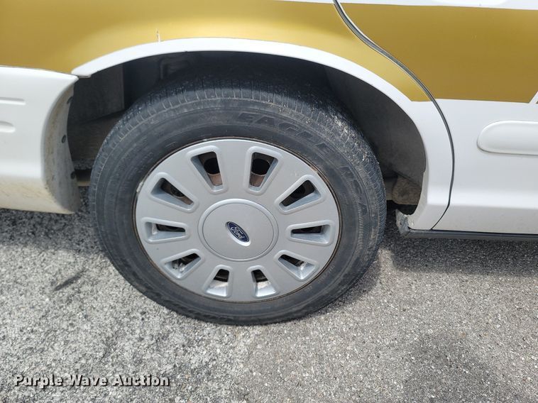 image for item JL9323 2008 Ford Crown Victoria Police Interceptor