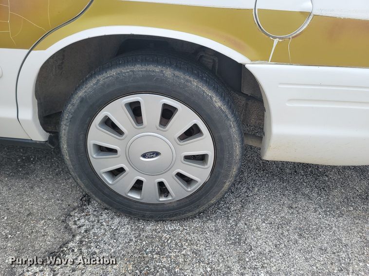 image for item JL9323 2008 Ford Crown Victoria Police Interceptor