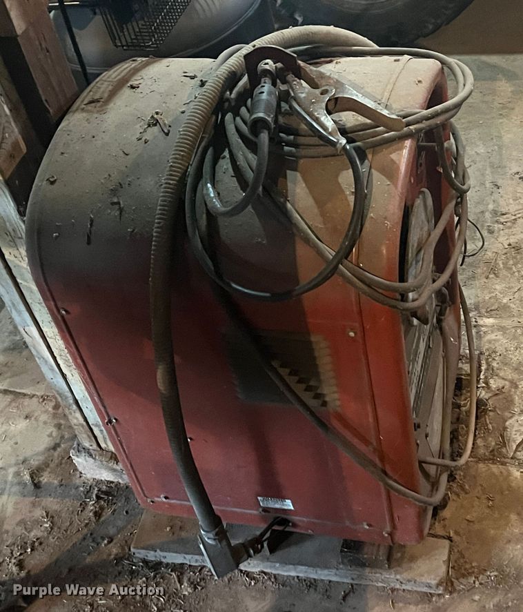 image for item KR9367 Lincoln Idealarc 250  welder