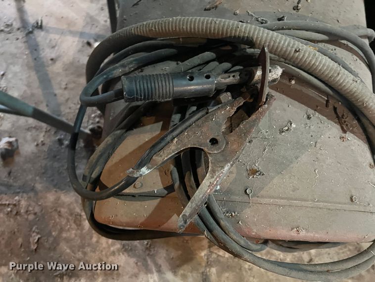 image for item KR9367 Lincoln Idealarc 250  welder