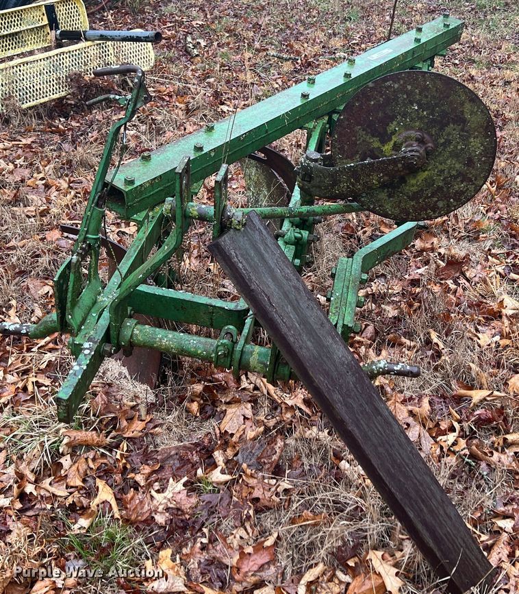 image for item KR9372 Three bottom plow