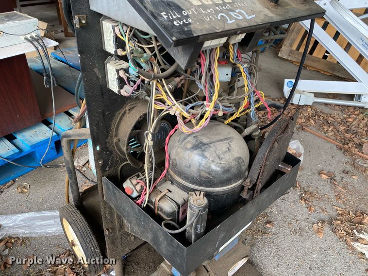 image for item KV9504 Robinair  refrigerant recovery recycling machine