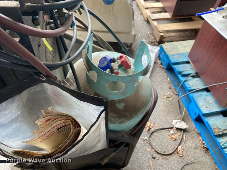 image for item KV9504 Robinair  refrigerant recovery recycling machine