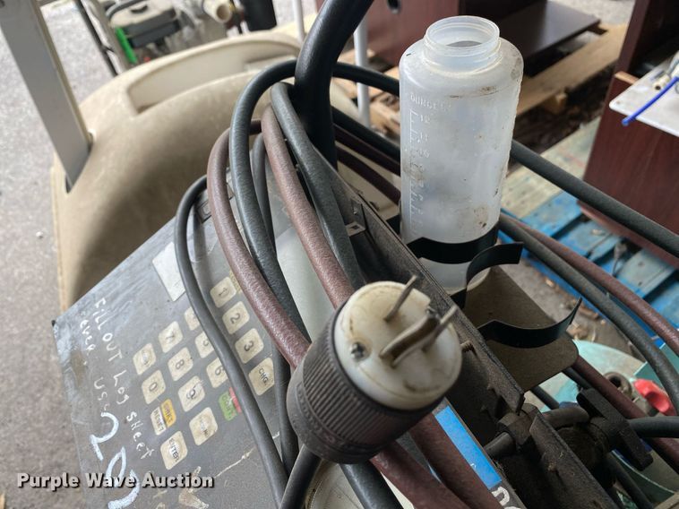 image for item KV9504 Robinair  refrigerant recovery recycling machine