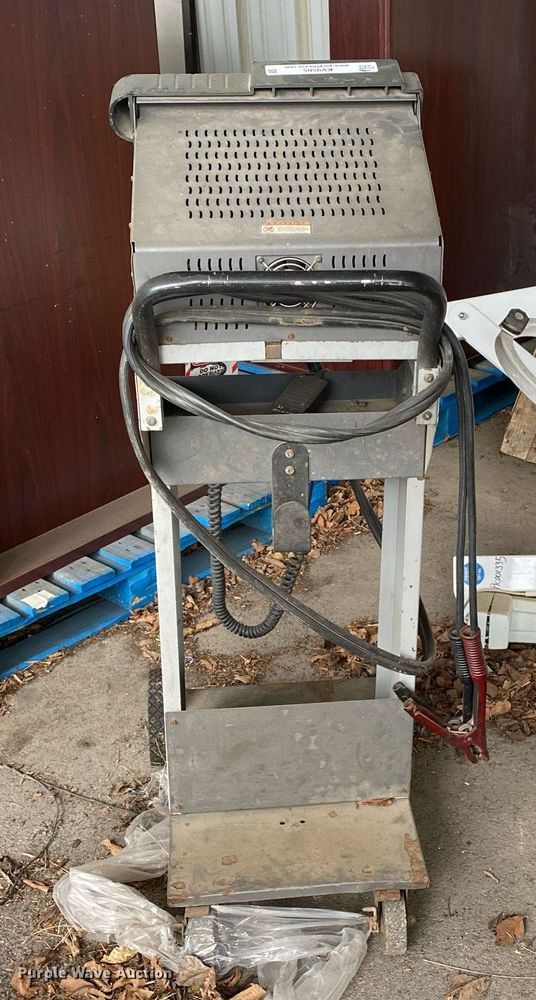 image for item KV9505 SUN  battery tester