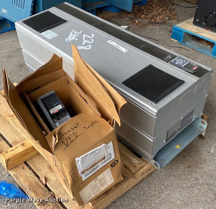 image for item KV9511 Dan Foss VFD VLT 8000 Aqua  frequency converter