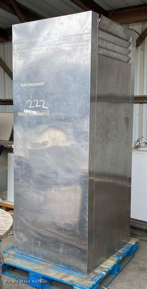 image for item KV9521 Traulsen RR132L-X0028  refrigerator