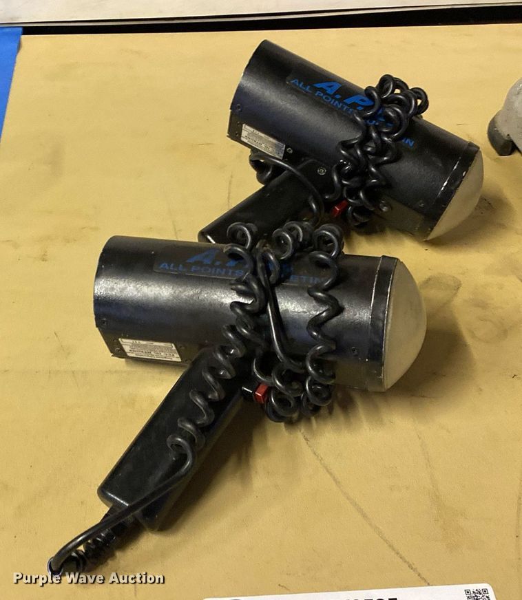 image for item KV9525 (2) APB radars