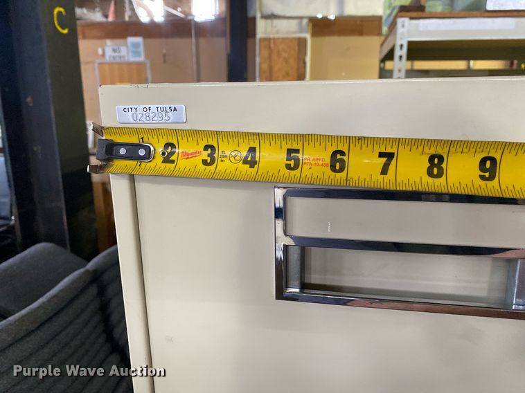 image for item KV9528 (7) file cabinets