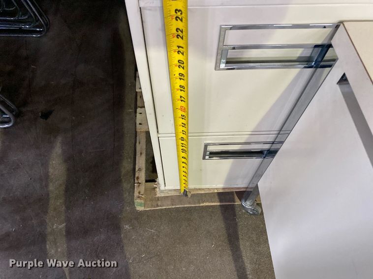 image for item KV9528 (7) file cabinets