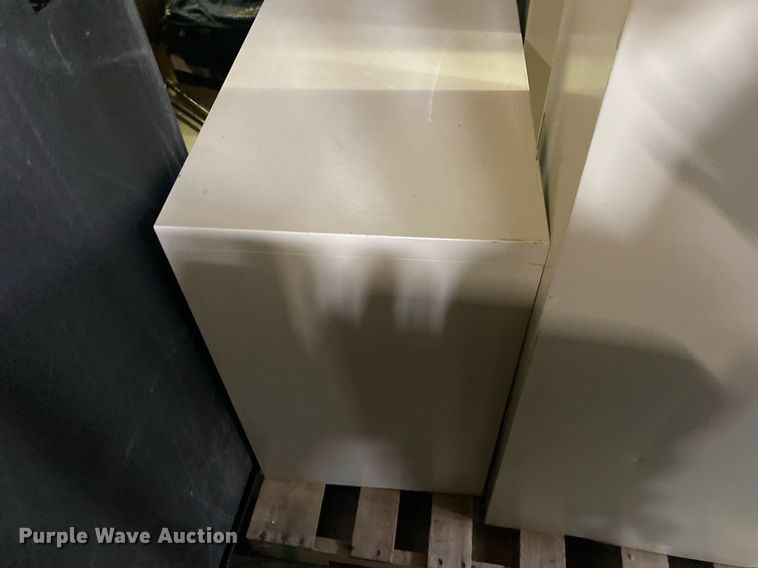 image for item KV9528 (7) file cabinets