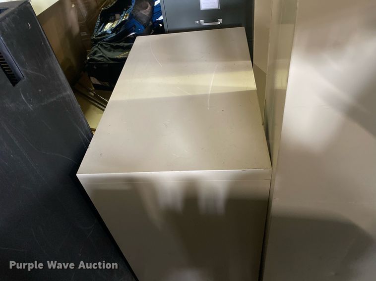 image for item KV9528 (7) file cabinets