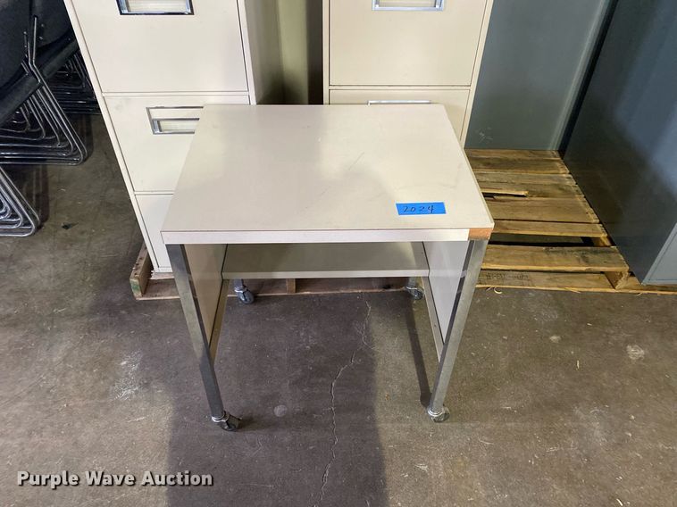 image for item KV9528 (7) file cabinets