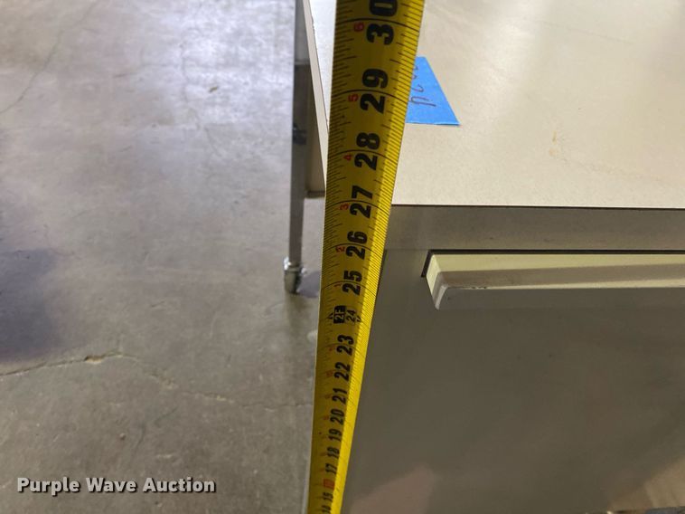 image for item KV9528 (7) file cabinets