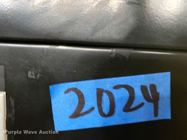 image for item KV9528 (7) file cabinets