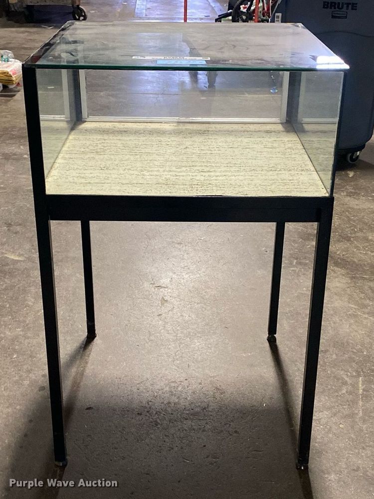 image for item KV9549 Glass display cabinet